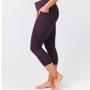 Purple Capri athletic leggings Zyia with pockets